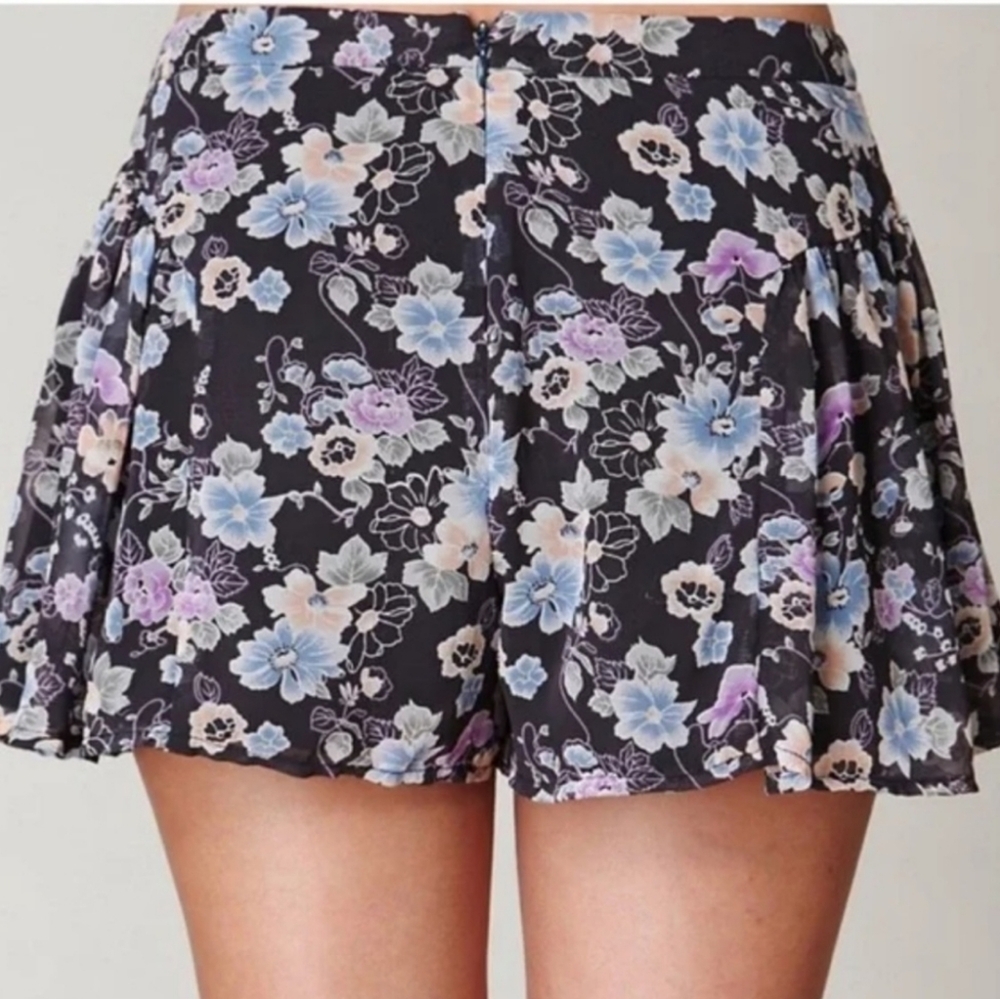 Free People floral chiffon shorts size 2 - Picture 4 of 13
